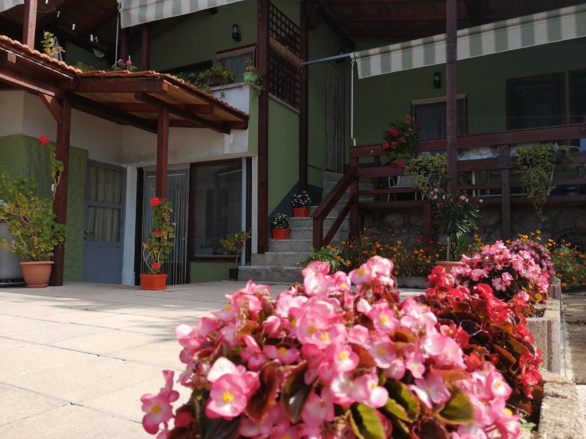 Blue Bay Guest House Trpejca Exterior foto